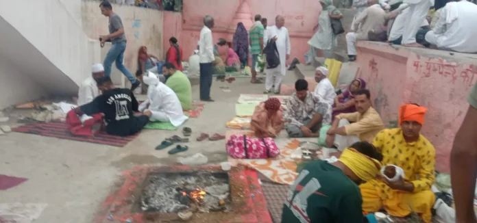 Jind News : अमावस्या पर श्रद्धालुओं ने लगाई पिंडारा तीर्थ पर डुबकी