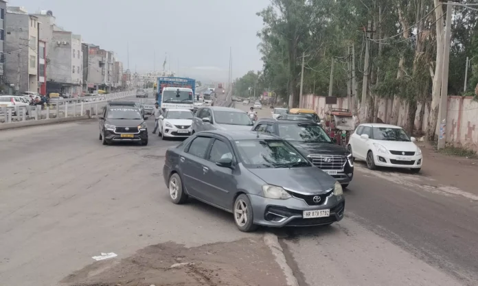 On one hand, people got relief from the flyover, but on the other hand, the risk of accidents also increased On one hand, people got relief from the flyover, but on the other hand, the risk of accidents also increased
