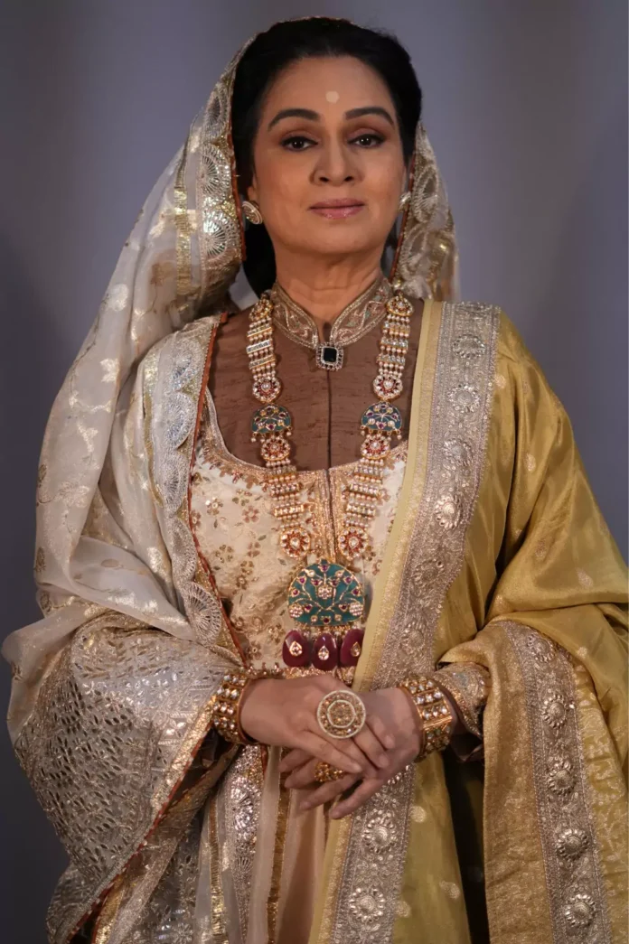 On playing the role of Rajmata in 'Chakravarti Samrat Prithviraj Chauhan', Padmini Kolhapure said- Now my phone only suggests content related to Prithviraj and that era, I have done so much research