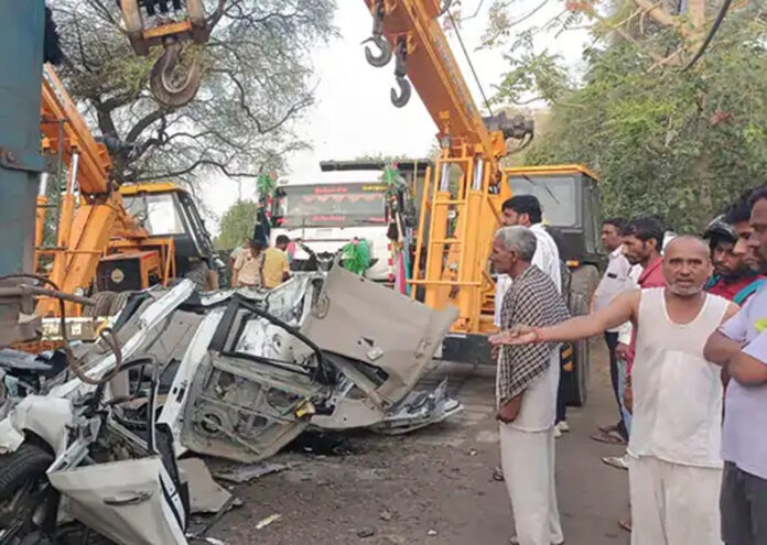 Mahendragarh News: महेंद्रगढ़ में सड़क हादसे में 4 दोस्तों की मौत