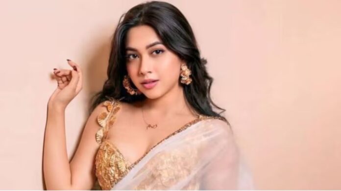 Reem Shaikh के रिएक्शन पर मचा बवाल, Ahmedabad Plane Crash पर चुप्पी ने भड़काया लोगों को, अब एक्ट्रेस ने ट्रोलर्स को दिया करारा जवाब
