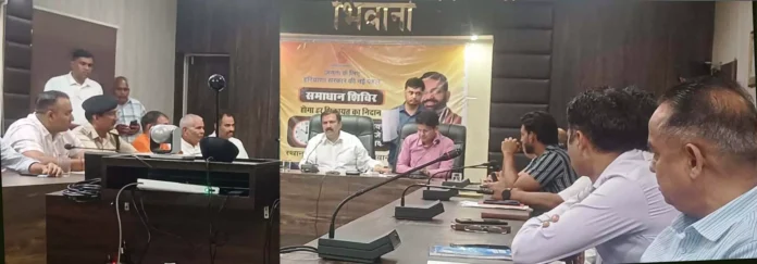 Bhiwani News : आमजन की बिजली और पानी से संबंधित शिकायतों का शीघ्र समाधान करें : एडीसी