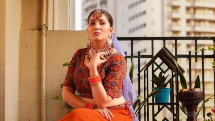 Sapna Chaudhary Dance: सपना चौधरी का धांसू डांस वायरल, 'लत लग जाएगी' पर अदाओं ने लूटा दिल