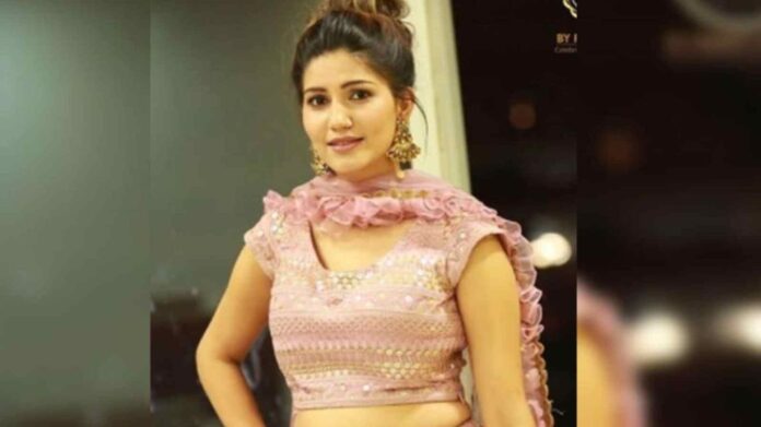Sapna Choudhary Dance: सपना चौधरी का क्लासिक डांस, एक बार फिर किया फैंस को दीवाना