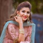 Sapna Choudhary Dance Video: सपना चौधरी के बोल्ड मूव्स ने मचाया धमाल, “यार बदमाश मेरा प्यार बदमाश” गाने पर झूम उठा इंटरनेट