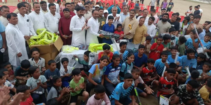 Bhiwani News : गांव प्रेमनगर में सात खेल सैंटरों का हुआ उद्घाटन, अढ़ाई लाख खेल सामग्री का वितरण