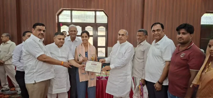 Student felicitation ceremony is a good effort, this has given an opportunity to the talented to come forward Moolchand Sharma Faridabad News : छात्र सम्मान समारोह अच्छा प्रयास, इससे प्रतिभाओं को मिला है आगे आने का अवसर : मूलचंद शर्मा