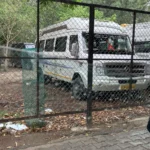 Taxi stand occupying government land Show of action, just demolish illegal construction