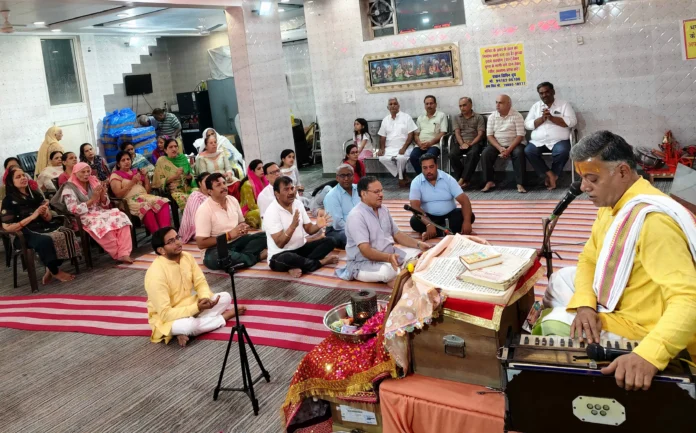 The marriage of Shri Sitaram Ji was organized in Radha Raman Temple Viratnagar