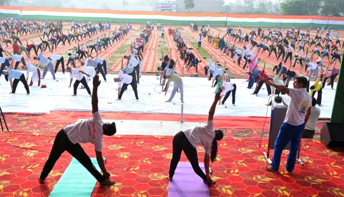 Today Rewari will do yoga with the theme 'Yoga for one earth, one health' Today Rewari will do yoga with the theme 'Yoga for one earth, one health'