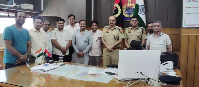 Bhiwani News : बाजार के बीच चालान काटने से व्यापारियों को नुकसान, अग्रवाल सभा ने एसपी से की मुलाकात