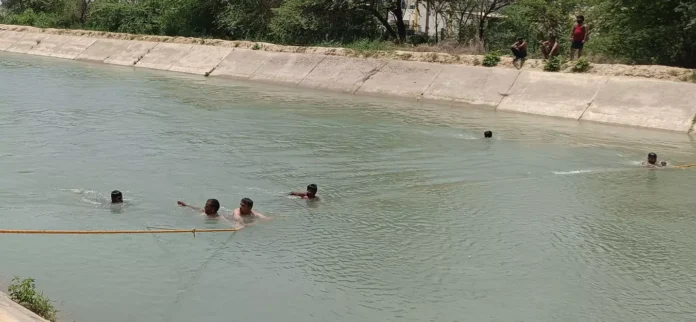 Jind News : बाइक सहित नहर में गिरे दो युवक