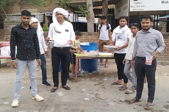 Mahendragarh News : मीठे पानी व शरबत की छबील लगाकर की गई जल सेवा