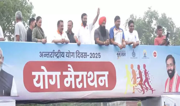 Kurukshetra News: कुरुक्षेत्र में सीएम नायब सैनी ने योग मैराथन को दिखाई झंडी