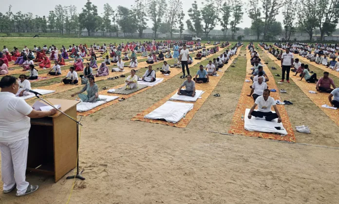 Bhiwani News : योग भारत की एक प्राचीन विधा, नियमित योग से मिलती है कई असाध्य रोगों से मुक्ति: विधायक सर्रा