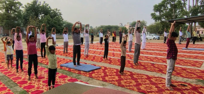 Mahendragarh News : अंतर्राष्ट्रीय योग दिवस की तैयारियों को लेकर लगाया गया योग प्रशिक्षण शिविर