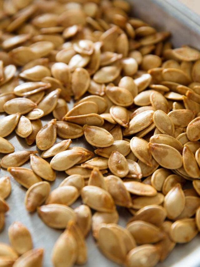 Pumpkin Seeds Benefits: कद्दू के बीज आपके शरीर के लिए हैं सुपरहीरो