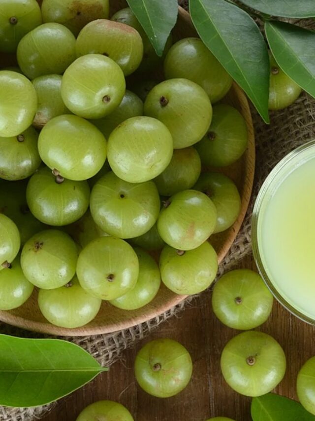 Health Tips: गर्मियों में रोज कितने आंवला खाना चाहिए?