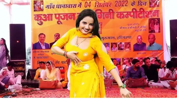 Sunita Baby का स्टेज डांस वायरल, इंटरनेट पर मचा तहलका