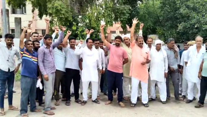 Villagers are angry due to non Availability of Water