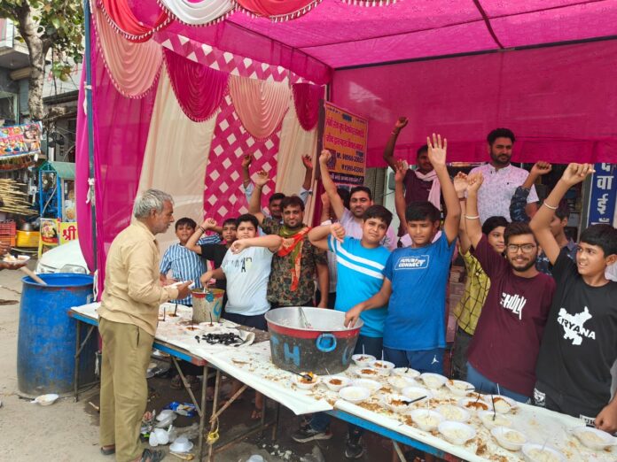 Serving the Devotees