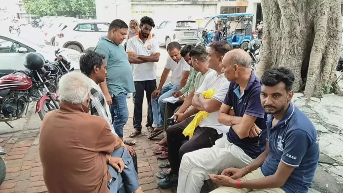 Bhiwani News : बावड़ी गेट के पास डिवाइडर पर खड़े स्ट्रीट पोल में करंट से 32 वर्षीय युवक की मौत
