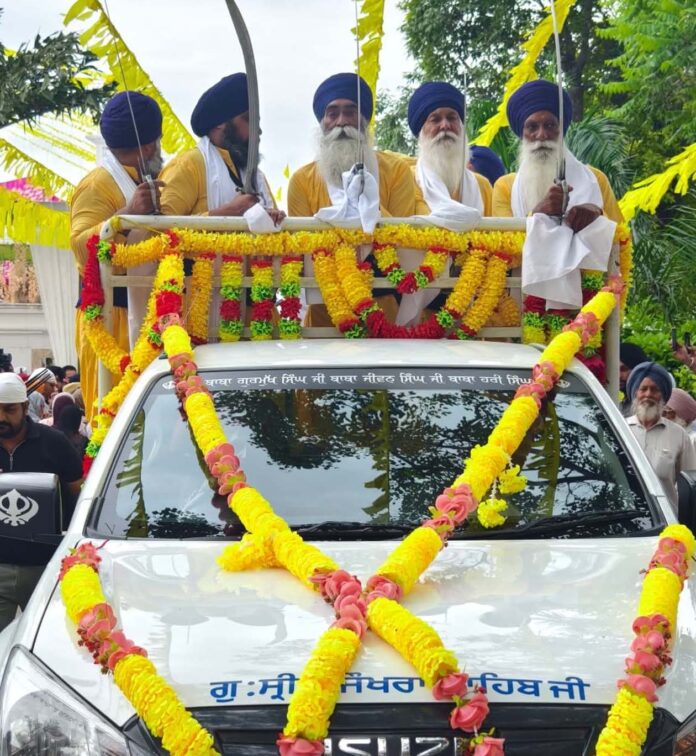 Ambala News : श्री गुरु हरिकृष्ण साहिब जी के प्रकाश पर्व पर गुरुद्वारा पंजोखरा साहिब से सजाया गया विशाल नगर कीर्तन Ambala News : श्री गुरु हरिकृष्ण साहिब जी के प्रकाश पर्व पर गुरुद्वारा पंजोखरा साहिब से सजाया गया विशाल नगर कीर्तन