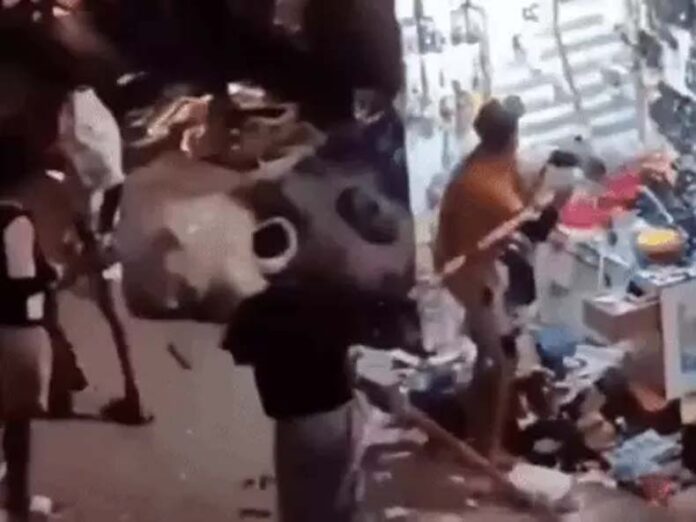 Fateahabad News: फतेहाबाद के दो कांवड़ियों ने हरिद्वार में चश्मे की दुकान में की तोड़फोड़, गिरफ्तार
