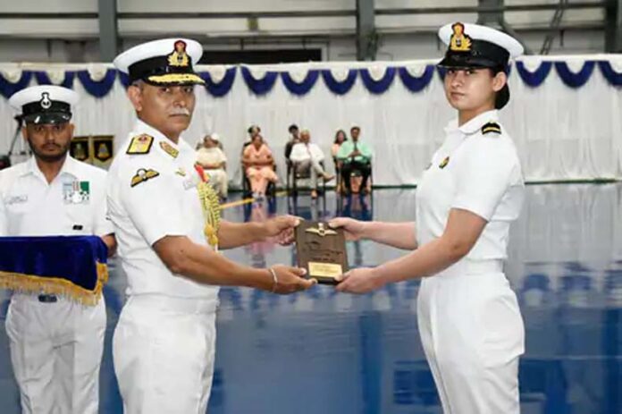 First Female Fighter Pilot Aastha Poonia: देश की पहली महिला फाइटर पायलट पूनिया को सम्मानित करेंगी हरियाणा की पूनिया खाप First Female Fighter Pilot Aastha Poonia: देश की पहली महिला फाइटर पायलट पूनिया को सम्मानित करेंगी हरियाणा की पूनिया खाप