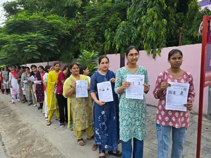 Haryana CET: हरियाणा सीईटी का पहली शिफ्ट का एग्जाम शुरू