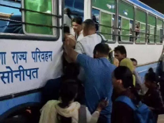 Haryana CET: हरियाणा सीईटी एग्जाम का आज दूसरा दिन, परीक्षार्थियों की बस अड्डों पर लगी भीड़