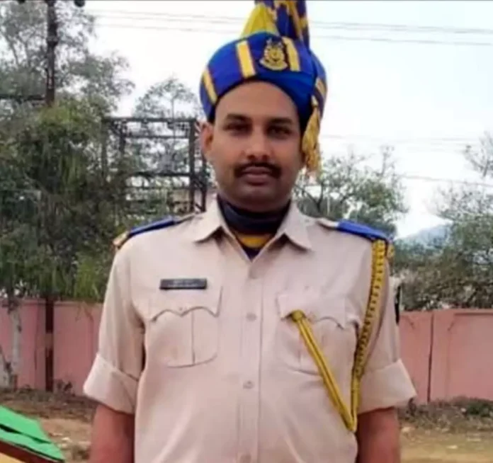 Jind News : किनाना के सीआरपीएफ जवान का बीमारी से निधन, सैन्य सम्मान से हुआ अंतिम संस्कार