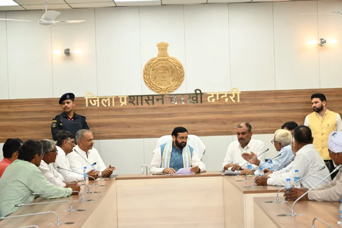 Chief Minister Naib Singh Saini met the farmers