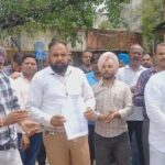 Ambala News : बिजली विभाग के कर्मचारी को सस्पेंड करने के विरोध में कर्मचारियों ने किया प्रदर्शन