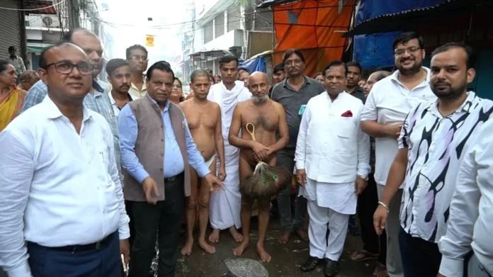 For the 27th holy Varshayoga in Gurugram, Acharya Shri 108 Adityasagar Ji Muniraj and his Sangha had an auspicious entry Gurugram News : गुरुग्राम में 27वें पावन वर्षायोग के लिए आचार्य श्री 108 आदित्यसागर जी मुनिराज का ससंघ का हुआ मंगल प्रवेश