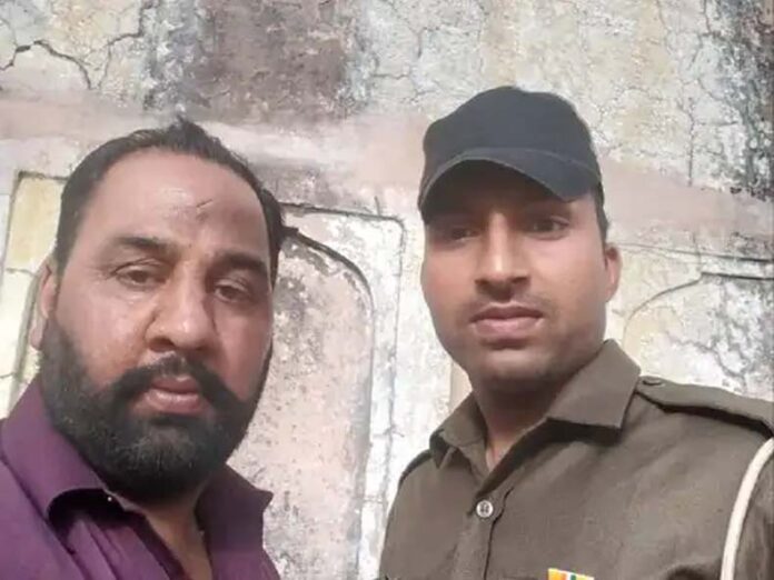 Sirsa News: डेरा सच्चा सौदा प्रमुख राम रहीम के खिलाफ नपुंसक बनाने के मामले में गवाह के परिवार को मिल रही जान से मारने की धमकी Sirsa News: डेरा सच्चा सौदा प्रमुख राम रहीम के खिलाफ नपुंसक बनाने के मामले में गवाह के परिवार को मिल रही जान से मारने की धमकी