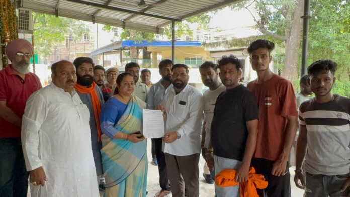 Ambala News : हिंदू संगठनों ने शहर से मीट की दुकानों को बाहर करवाने के लिए मेयर को सौंपा ज्ञापन