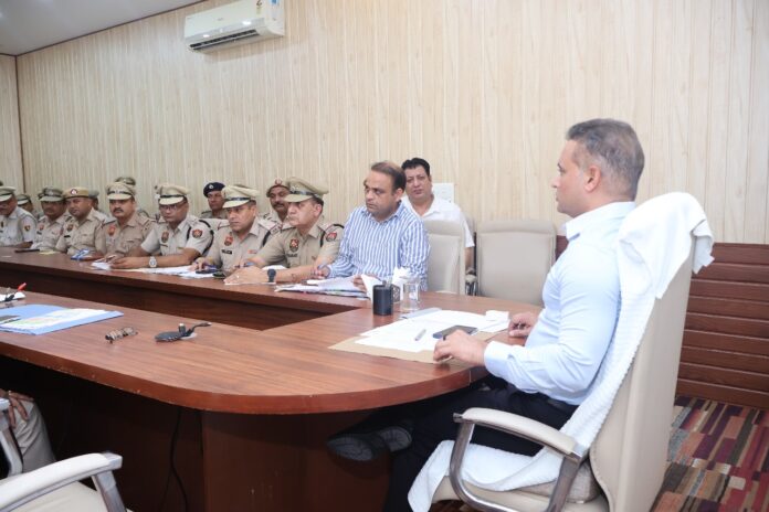Ambala News : आईजीपी पंकज नैन ने पुलिस अधिकारियों के साथ बैठक कर जरूरी निर्देश दिए