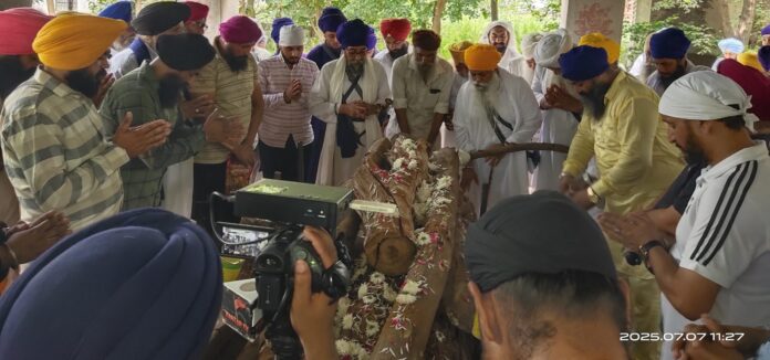 Ambala News : ज्ञानी करनैल सिंह गरीब पंचतत्व में विलीन, संगत ने नाम आंखों से दी अंतिम विदाई