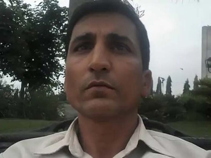 Hisar News: हिसार में गुरु पूर्णिमा पर 2 छात्रों ने टीचर को चाकुओं से गोदा