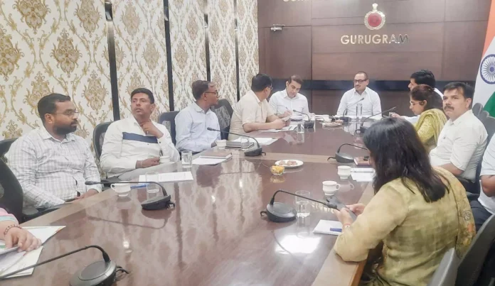 Gurugram News : फील्ड में रहकर जलभराव की मॉनिटरिंग करें अधिकारी : अजय कुमार
