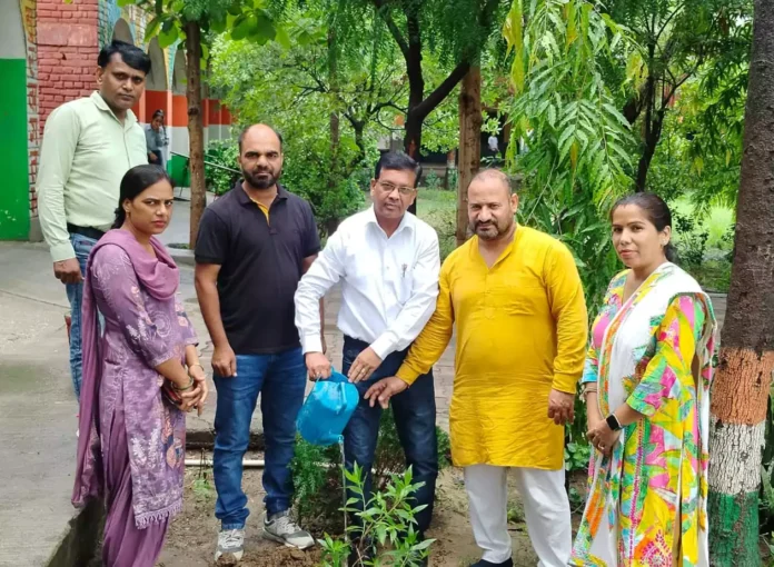 Faridabad News : गुरू पूर्णिमा पर एक पौधा मां के लिए अभियान शुरू किया