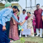 Jind News : इंडस स्कूल में एक पेड़ मां के नाम पौधारोपण कार्यक्रम का आयोजन