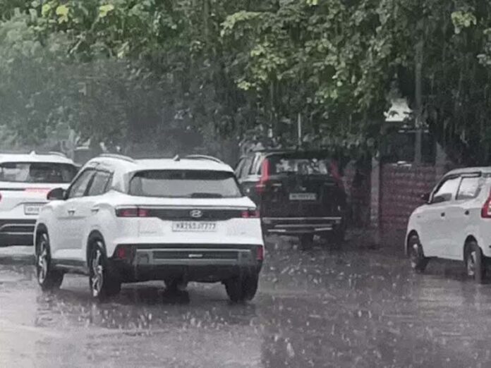 Haryana Weather Update: हरियाणा के गुरुग्राम, पानीपत, करनाल, फतेहाबाद और महेंद्रगढ़ में हो रही बारिश