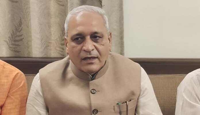 Haryana News: हरियाणा के जनस्वास्थ्य अभियांत्रिकी विभाग टेंडर प्रक्रिया में गड़बड़ी पर 42 अधिकारी व कर्मचारी चार्जशीट Haryana News: हरियाणा के जनस्वास्थ्य अभियांत्रिकी विभाग टेंडर प्रक्रिया में गड़बड़ी पर 42 अधिकारी व कर्मचारी चार्जशीट