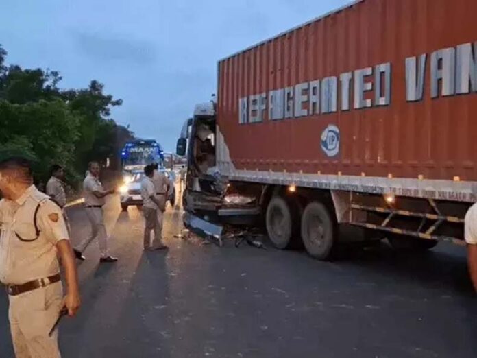 Karnal News: करनाल में नेशनल हाईवे 44 पर खड़े ट्रक से टकरा बस, ड्राइवर की मौत