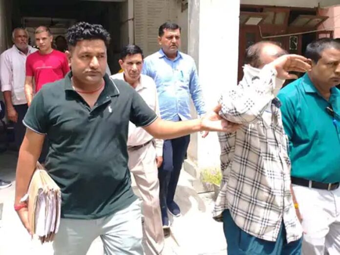 Panipat News: पानीपत में इंतकाल के नाम पर 25 हजार रुपए कर रिश्वत लेता तहसीलदार का रीडर गिरफ्तार