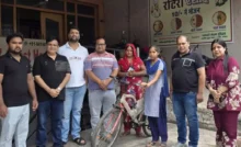 Rotary Club Palwal Sanskar presented a bicycle to a girl