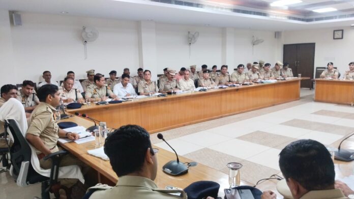 Ambala News : एसपी अजीत सिंह शेखावत ने क्राइम रिव्यू मीटिंग के दौरान अपराधियों पर शिकंजा कसने के दिए निर्देश
