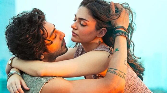 Saiyaara Box Office : 200 करोड़ पार! सैयारा बनी बॉक्स ऑफिस की बुलेट, छाया 'छावा' ही टक्कर में बचा